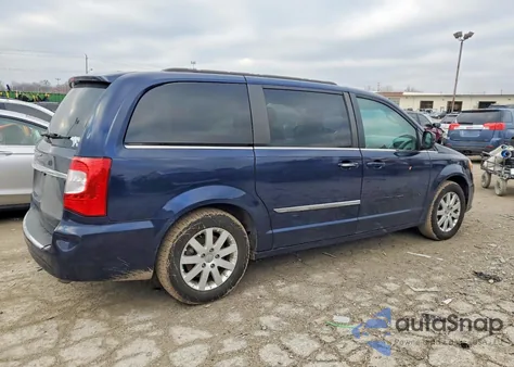 2015 Chrysler Town & Country Touring z USA, uszkodzony, nr VIN 2C4RC1BG9FR676024